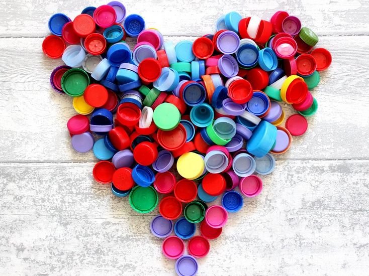 Halte au gaspillage : Ramassage de journaux et de bouchons📢